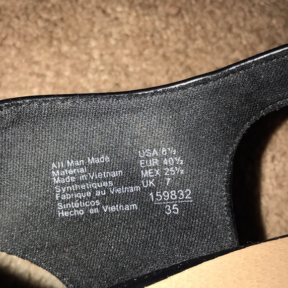 Black wedges size 81/2. - Picture 4 of 4